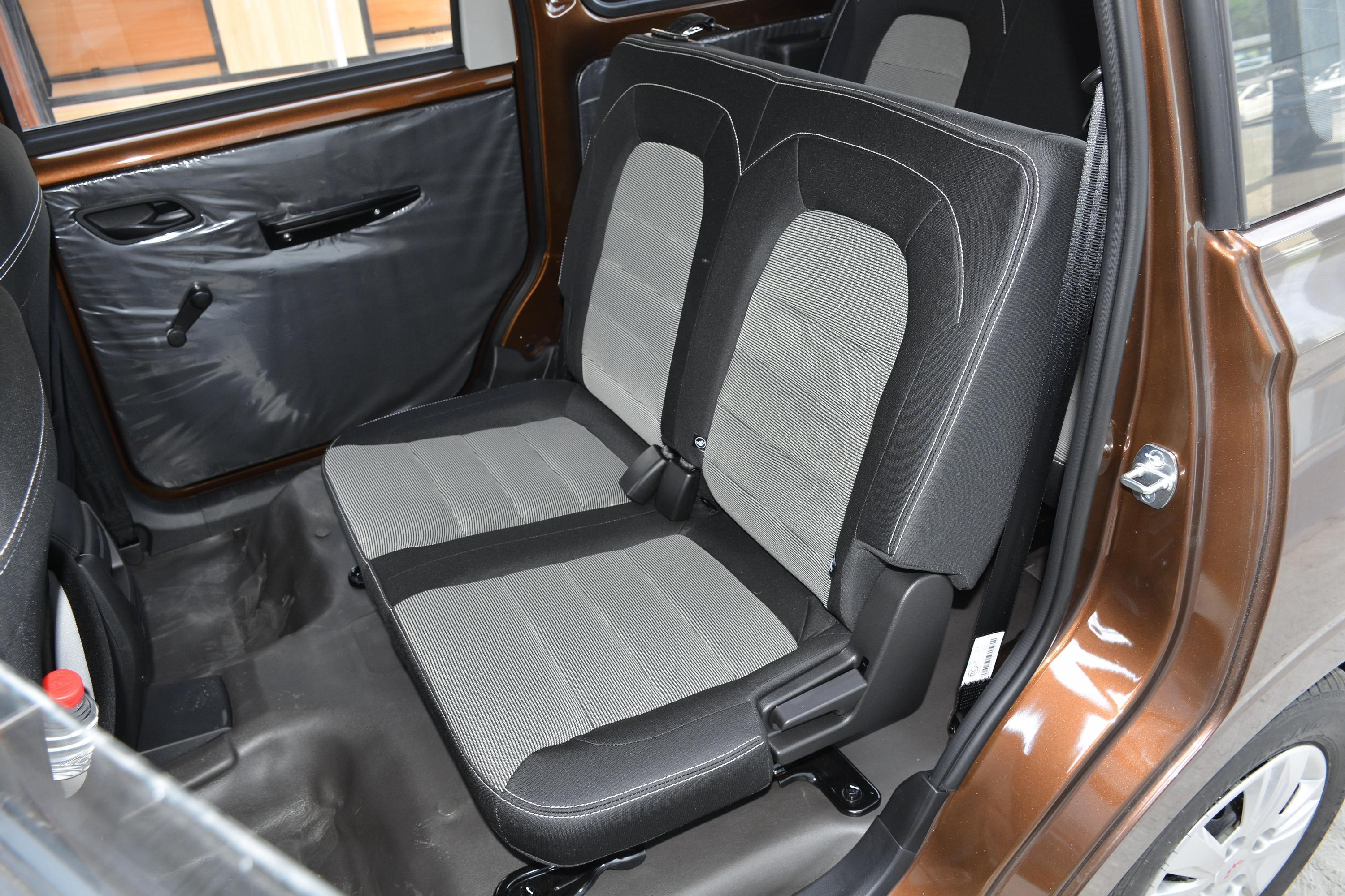 五菱宏光S外观设计_五菱宏光S内饰舒适度_五菱宏光s贷款购车